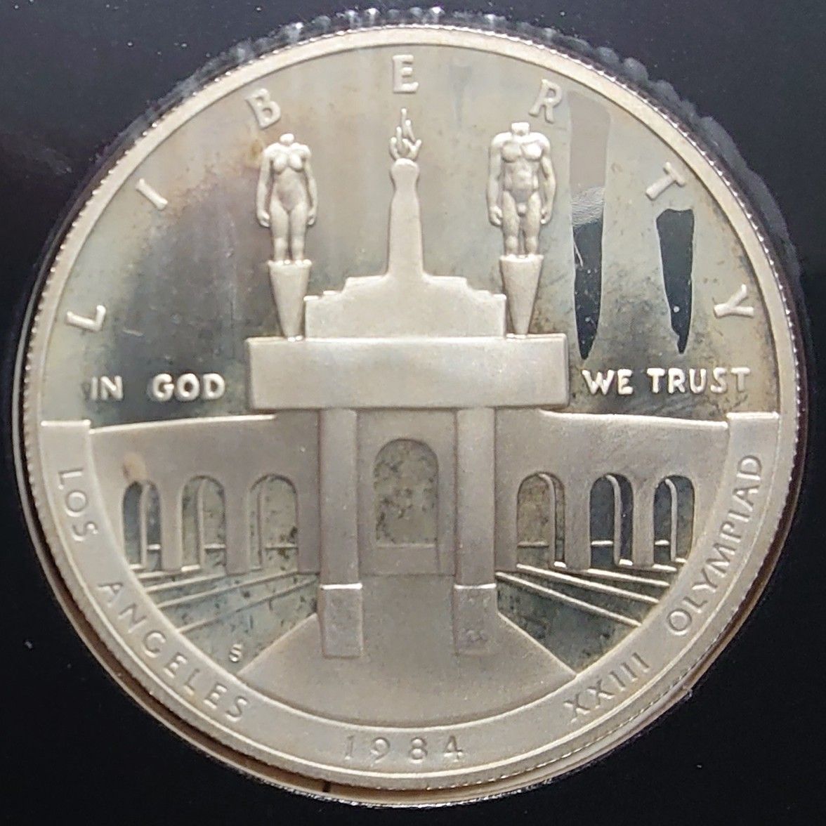 1984年 アメリカ銀貨 1ドル ロサンゼルスオリンピック記念銀貨 SV900