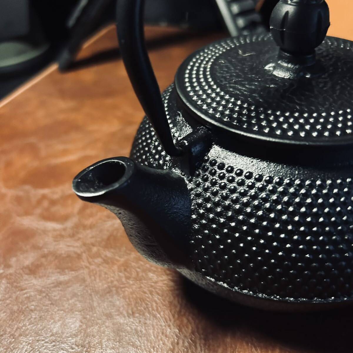 高品質 鋳鉄やかん 0.6L 鉄瓶 南部鉄器 急須 茶道具 煎茶道具 提梁壺