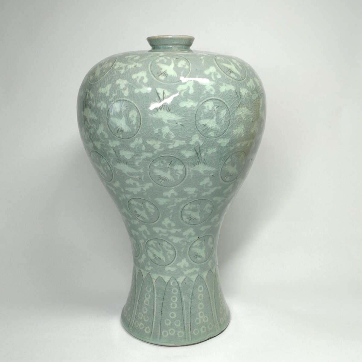 韓国人間文化財(人間国宝) 池順鐸作白磁(青白磁)染付花瓶(角瓶) 韓国