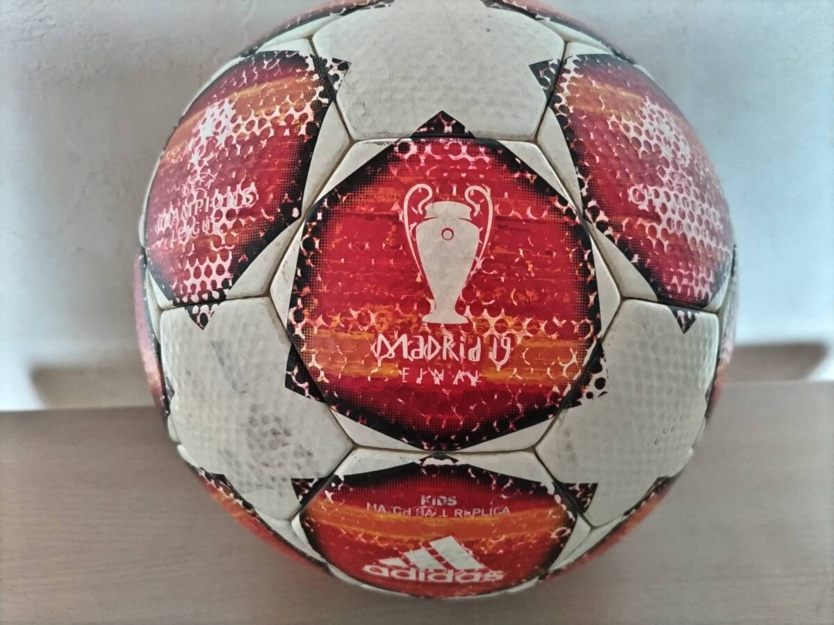 フィナーレ19 チャンピオンズリーグadidasマドリードサッカーボール