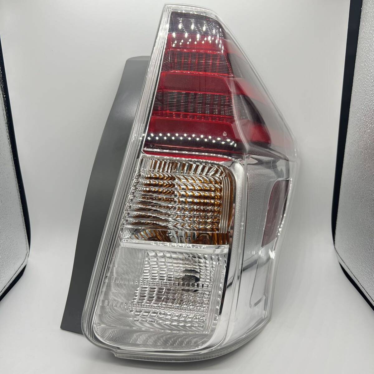 プリウスα ZVW40/ZVW41 後期 テールランプ 左 純正 STANLEY 47-69 純正