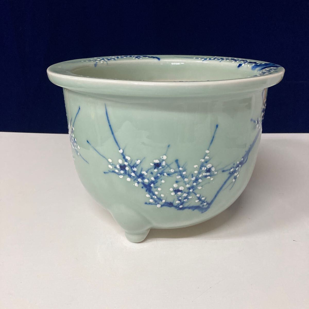 尾張焼 梅図 瀬戸焼 三本足 梅柄 染付三足 尾張