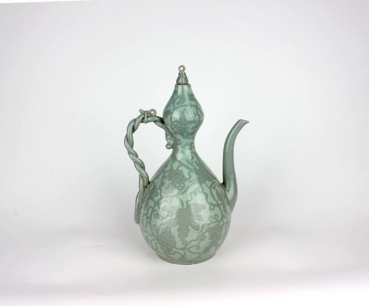 高麗青磁 盃 高麗 青磁象嵌陽刻菊花文輪花形 高麗青磁盃台 盞