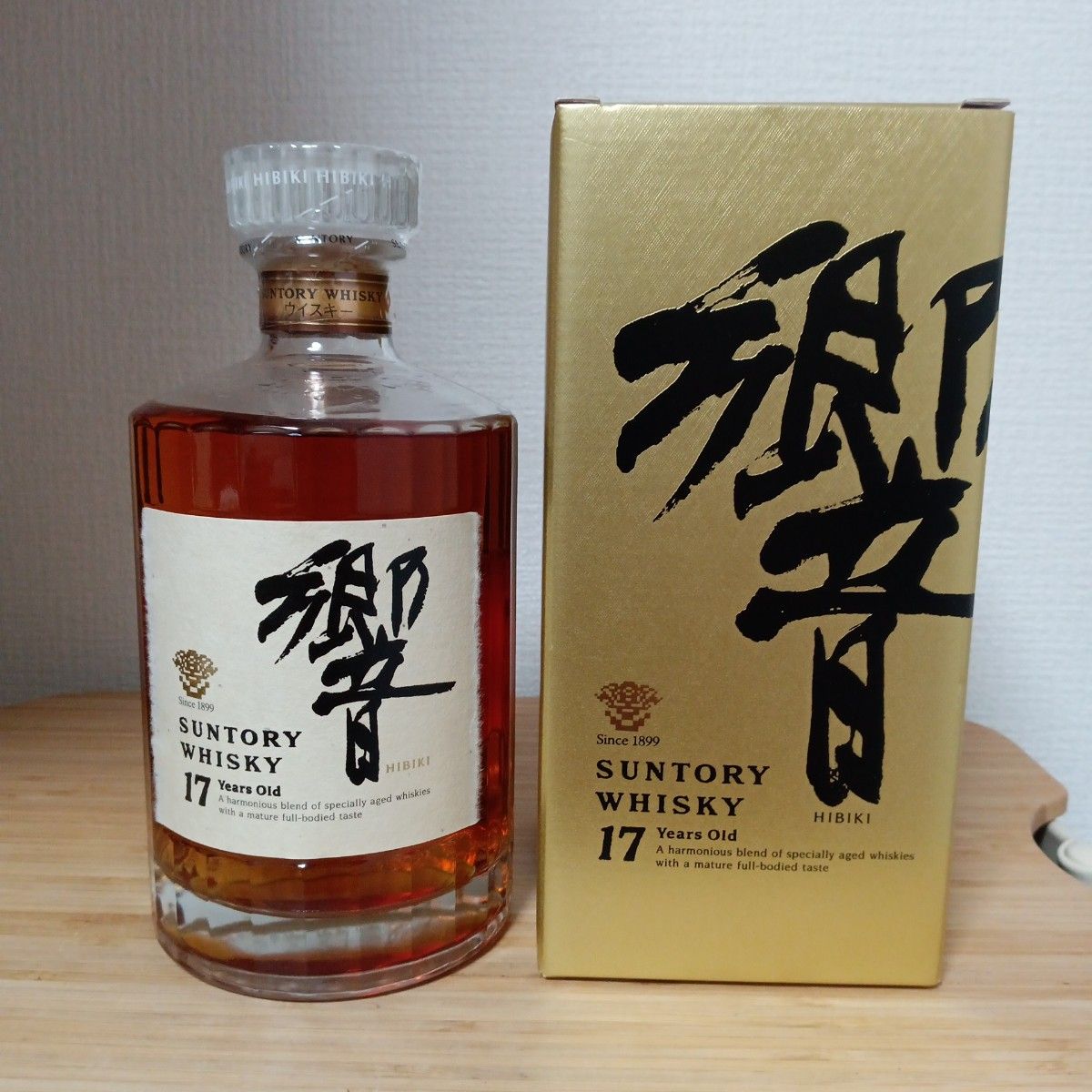 サントリー 響 Hibiki 17年 ゴールドラベル サントリー 響17年 裏