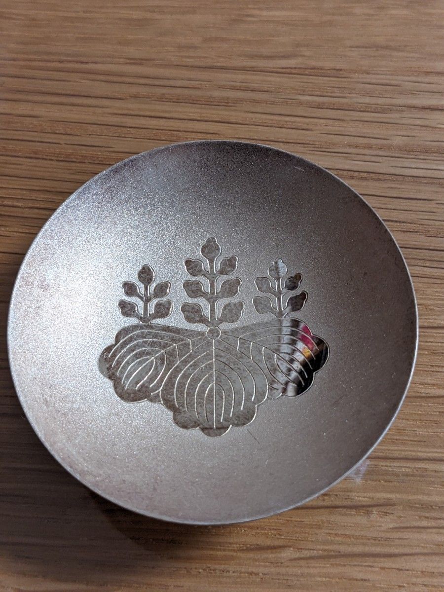 純銀銀杯造幣局製 内閣総理大臣 桐紋 SILVERガラスケース付sv1000刻印 純銀