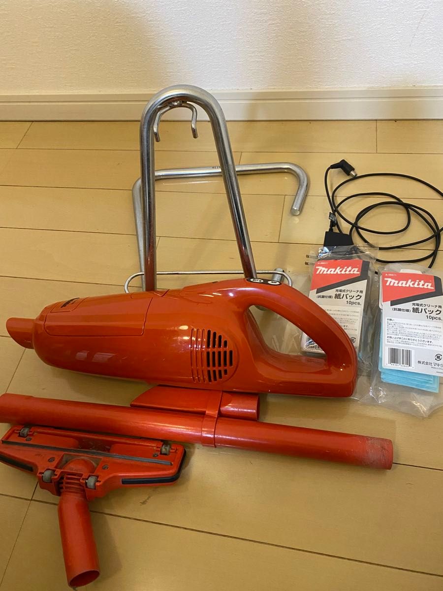 makita マキタ 充電式クリーナー CL103D オレンジ