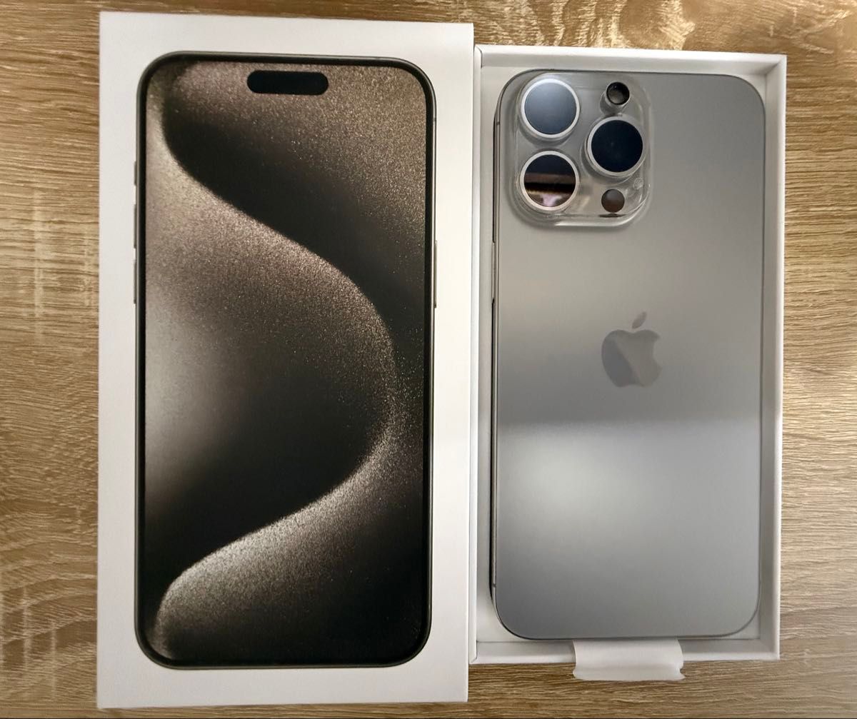 超美品】iPhone 15 Pro Max 256GB SIMフリー [ナチュラルチタニウム