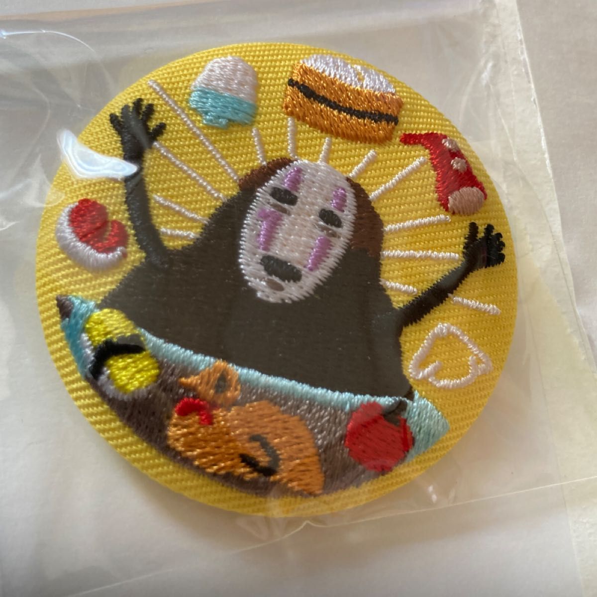 ジブリ/刺繍缶バッジ/ブローチ/千と千尋の神隠し/カオナシ/坊ネズミ
