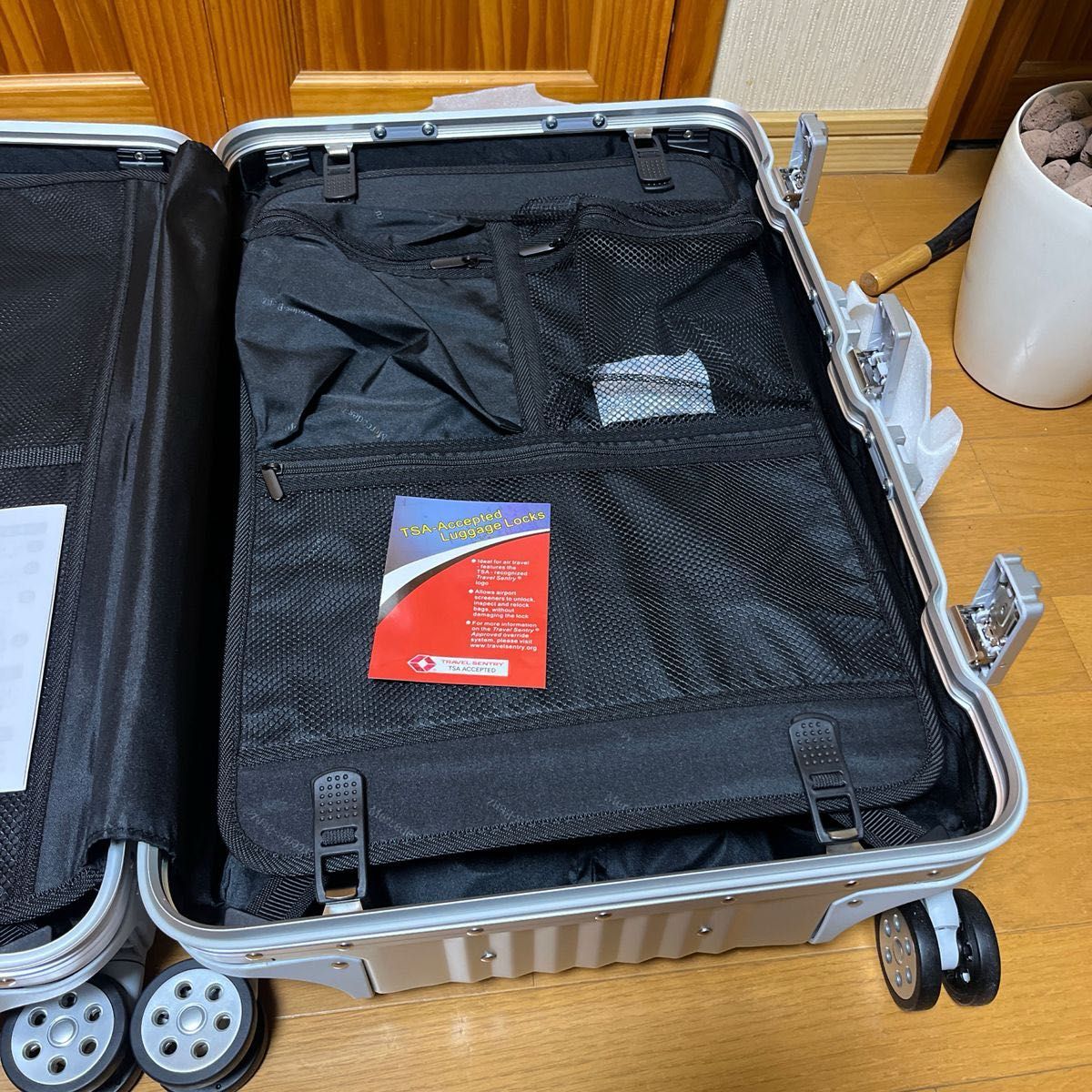 ◇メルセデスベンツ◇ 非売品 希少 アルミニウム合金 スーツケース 大