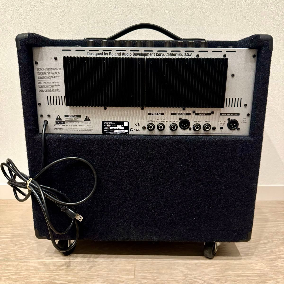 Roland DB-500 ベースアンプ キャスター付き 出力160W 大規模｜Yahoo