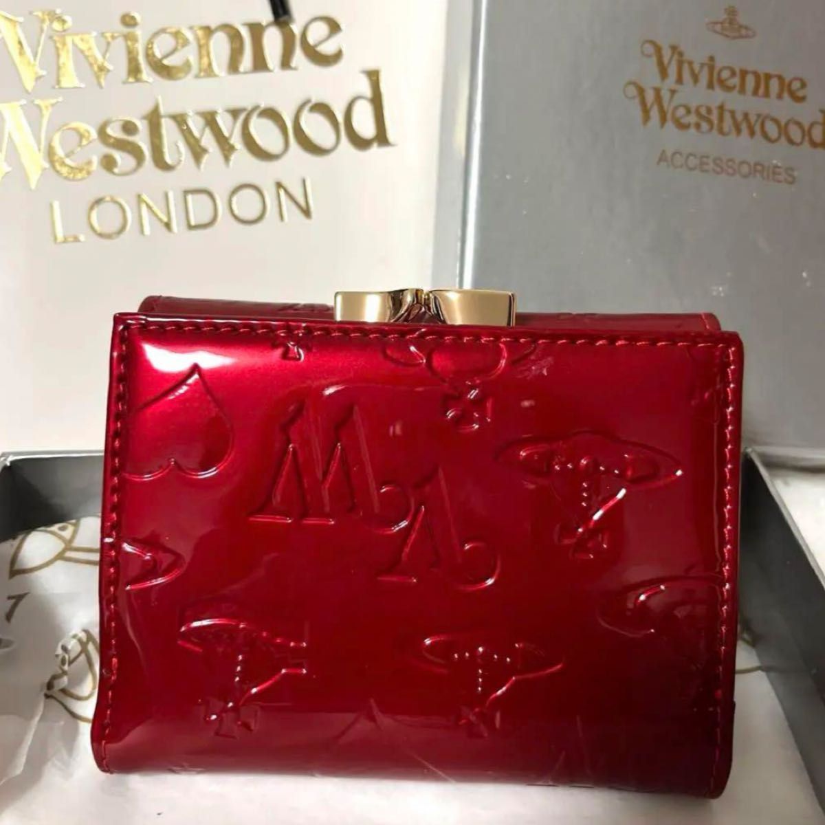 ☆新品未使用☆ヴィヴィアンウエストウッド 三つ折り財布 エナメル 赤