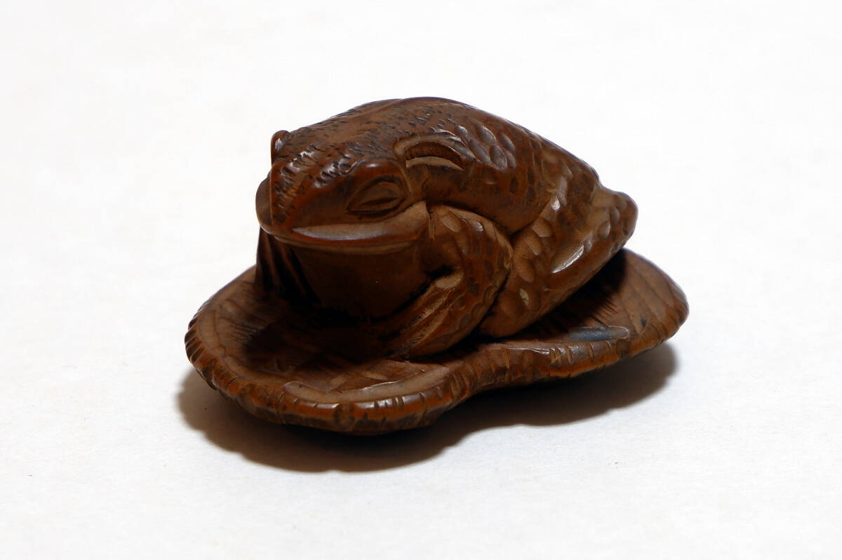 Yahoo!オークション - 根付 木彫「草履に蛙」正直銘 4.3cm 伊勢根付 //