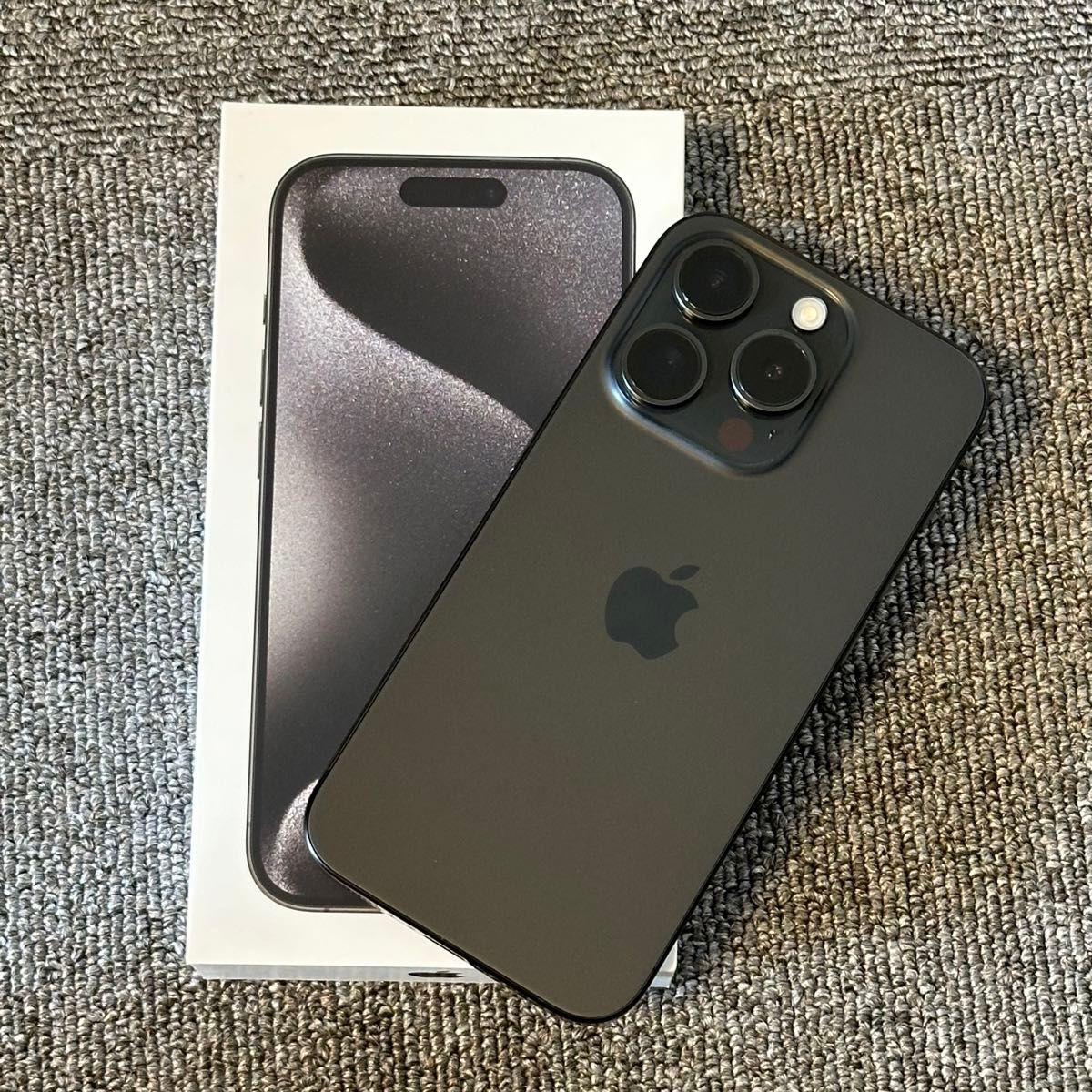 超美品 iPhone 15 pro 256gb ブラック SIMフリー