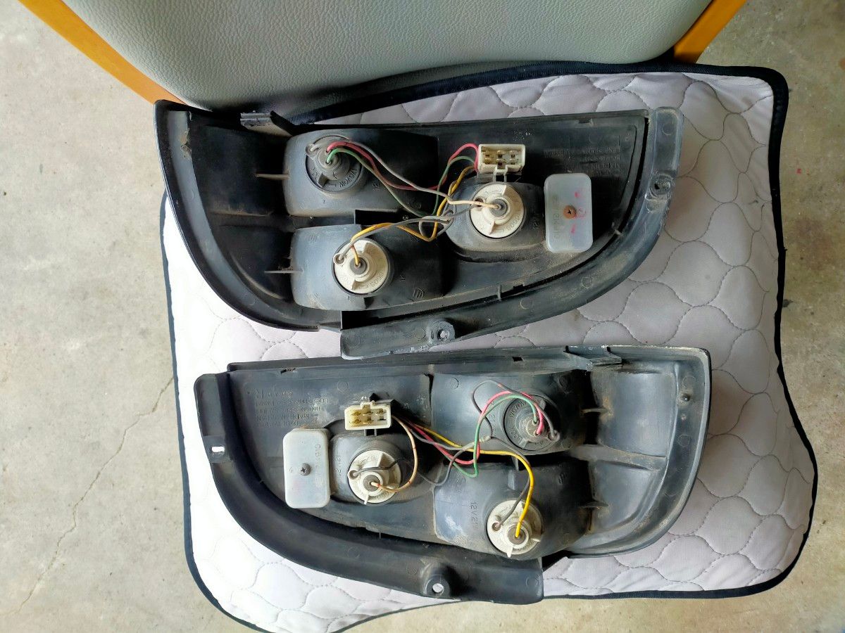 スバル純正品 ヴィヴィオ RXR GXR 軽乗用車 テールランプ 左右セット