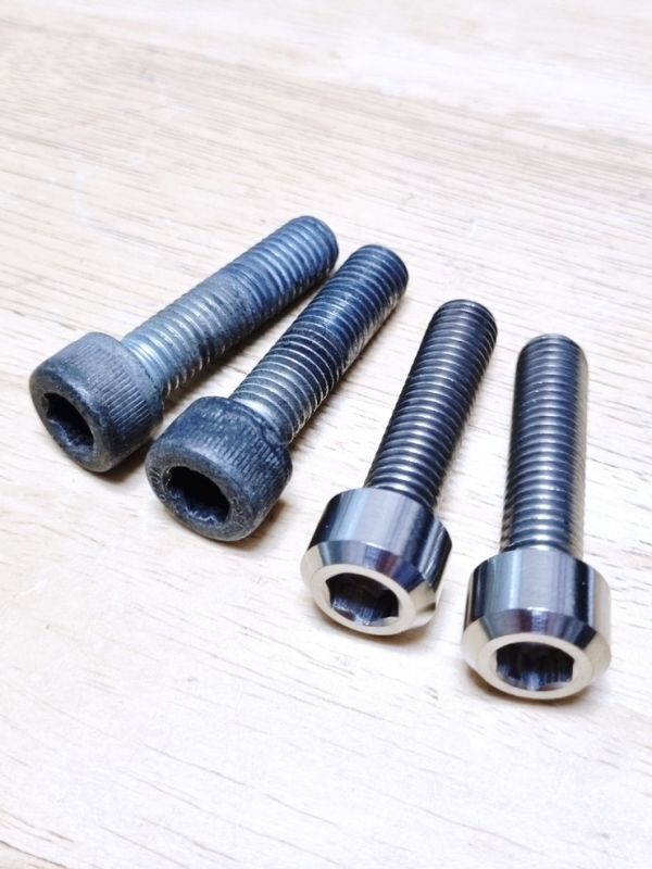 105-I◇カワサキ ZRX1100 ZRX1200R チタン合金 スイングアームピン チ