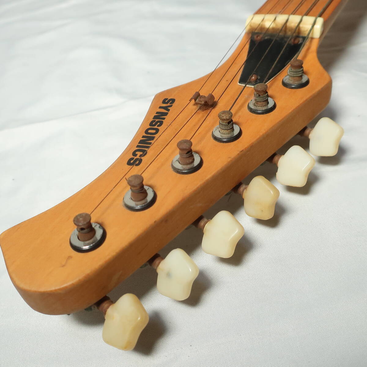 Yahoo!オークション - SYNSONICS アンプ内蔵 エレキギター メタリック