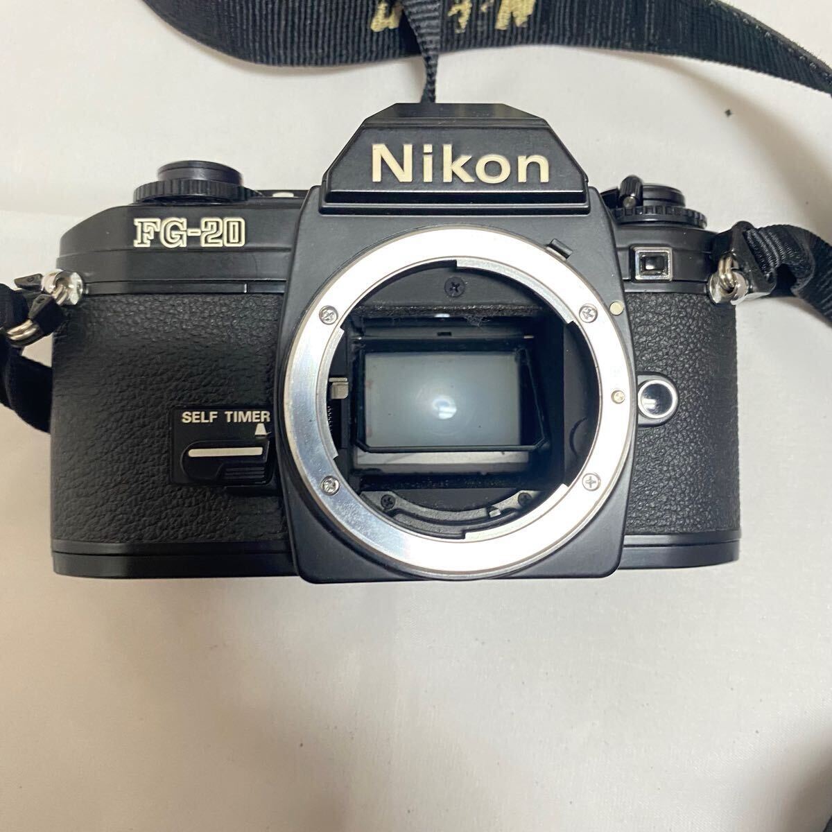 Nikon FG－20 フィルムカメラ 現状品／ジャンク扱い FG-20 一眼レフ