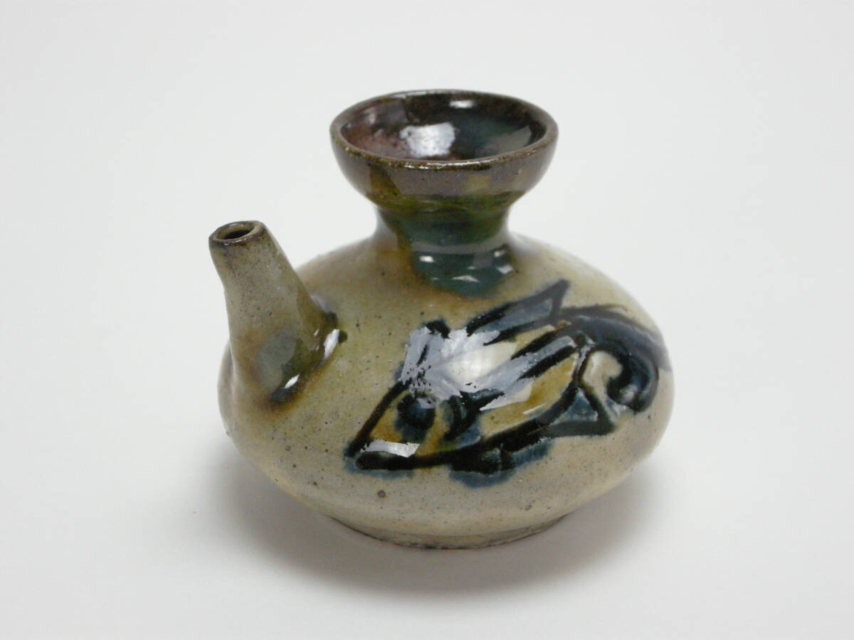 壺屋焼 人間国宝 金城次郎 作 魚文カラカラ形水滴