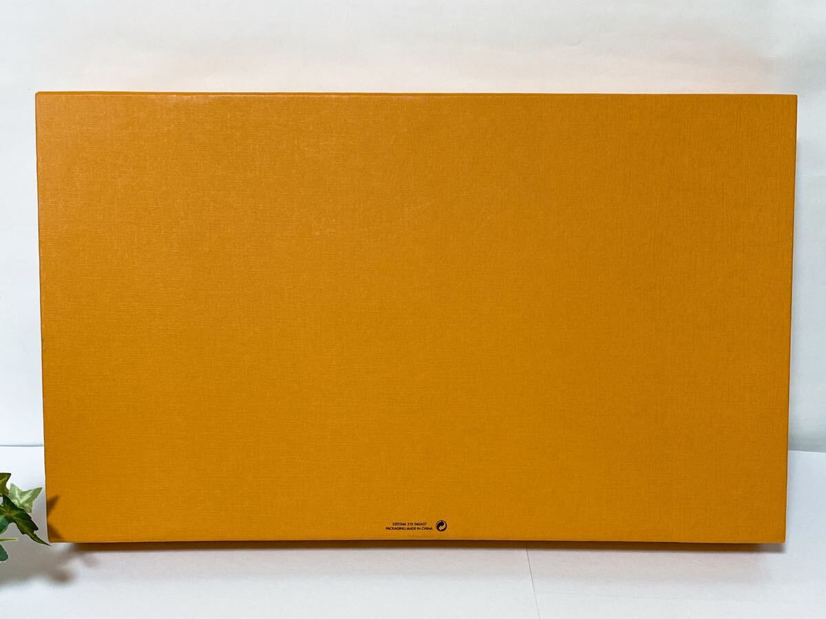 ルイヴィトン「LOUIS VUITTON」衣料品用空箱・しおりのセット(4532