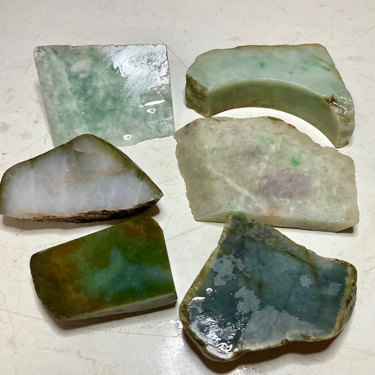 ミャンマー産 翡翠原石 144g 全体が緑の翡翠原石 A貨です