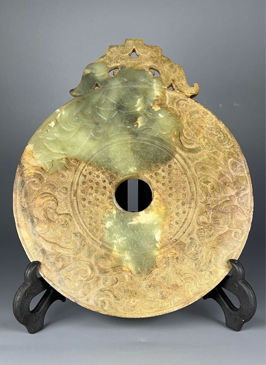 閑】古代 和田玉(ホータン) 細工浮彫り『古代龍』龍佩 根付 緒締玉