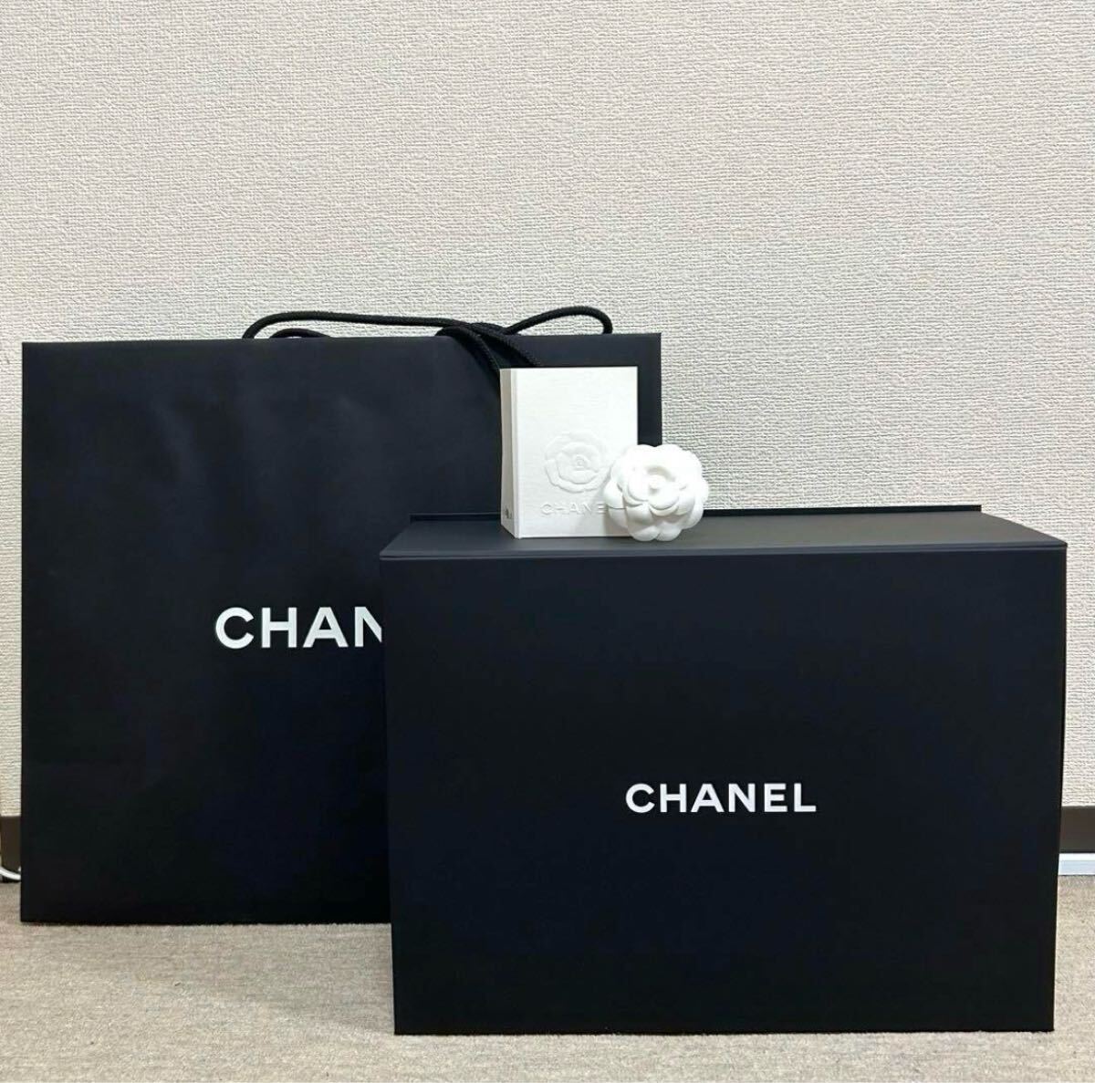 美品CHANEL マグネット式空箱 ショッパー 薄紙 保存袋 カメリアリボン
