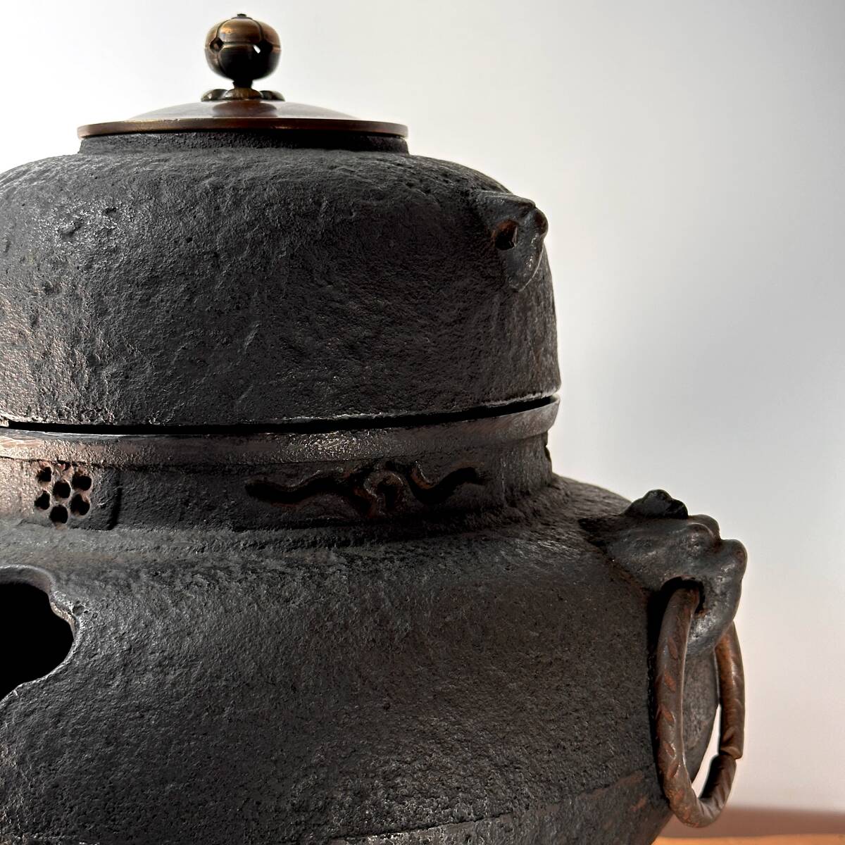 Yahoo!オークション - 昭和ビンテージ 鉄鬼面風炉・茶釜 唐銅蓋 茶道具