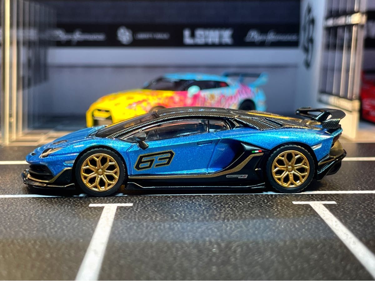 ルイ・ヴィトン特注 1/64ミニカー ランボルギーニ・アヴェンタドール