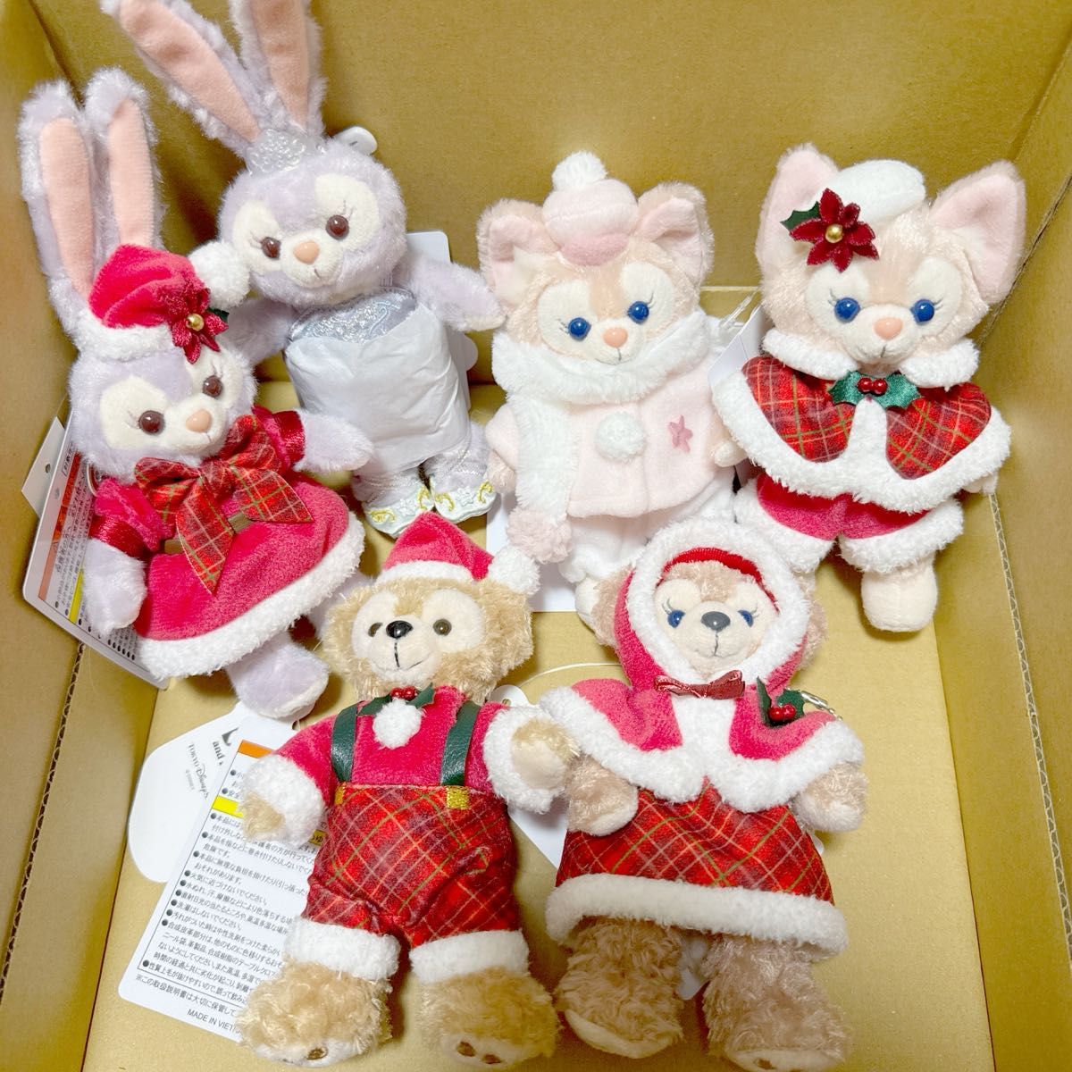 新品タグ付】 クリスマス ダッフィー&フレンズ ぬいぐるみバッジ 7種