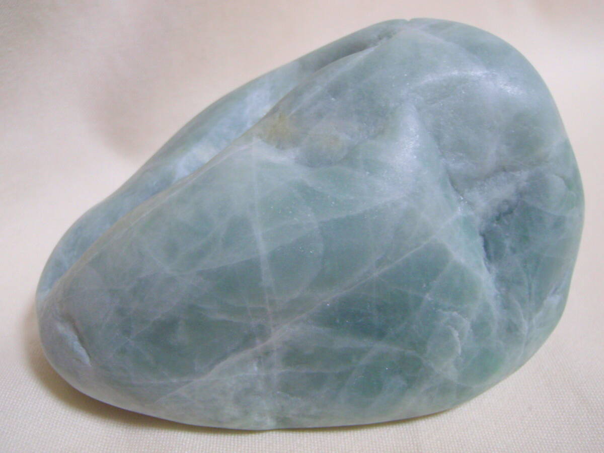 糸魚川翡翠原石 G00127 37mm*33mm*24mm : 糸魚川ヒスイの店