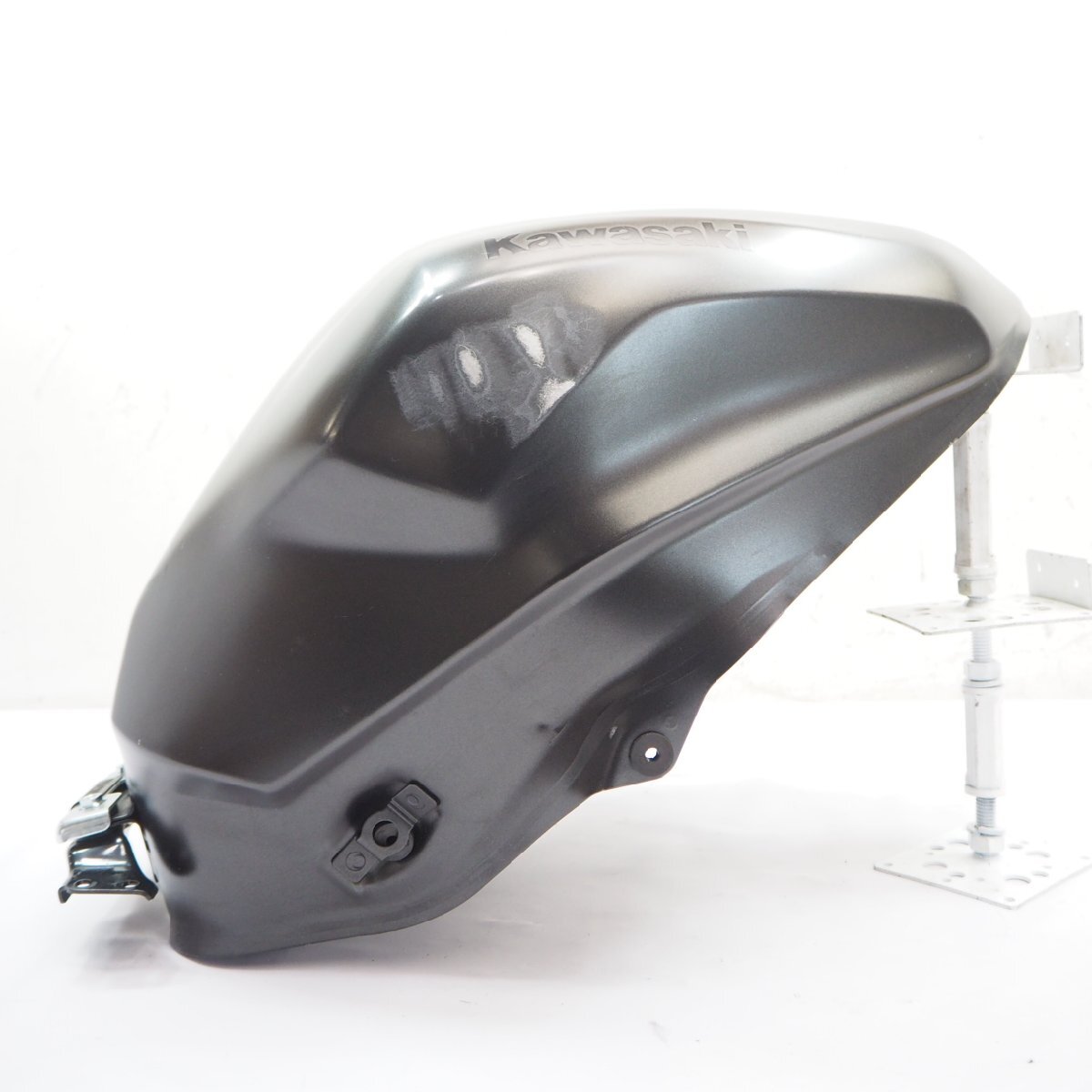 zx25r☆ガソリンタンク☆シルバーメタリック☆2024年モデル☆傷無し美品