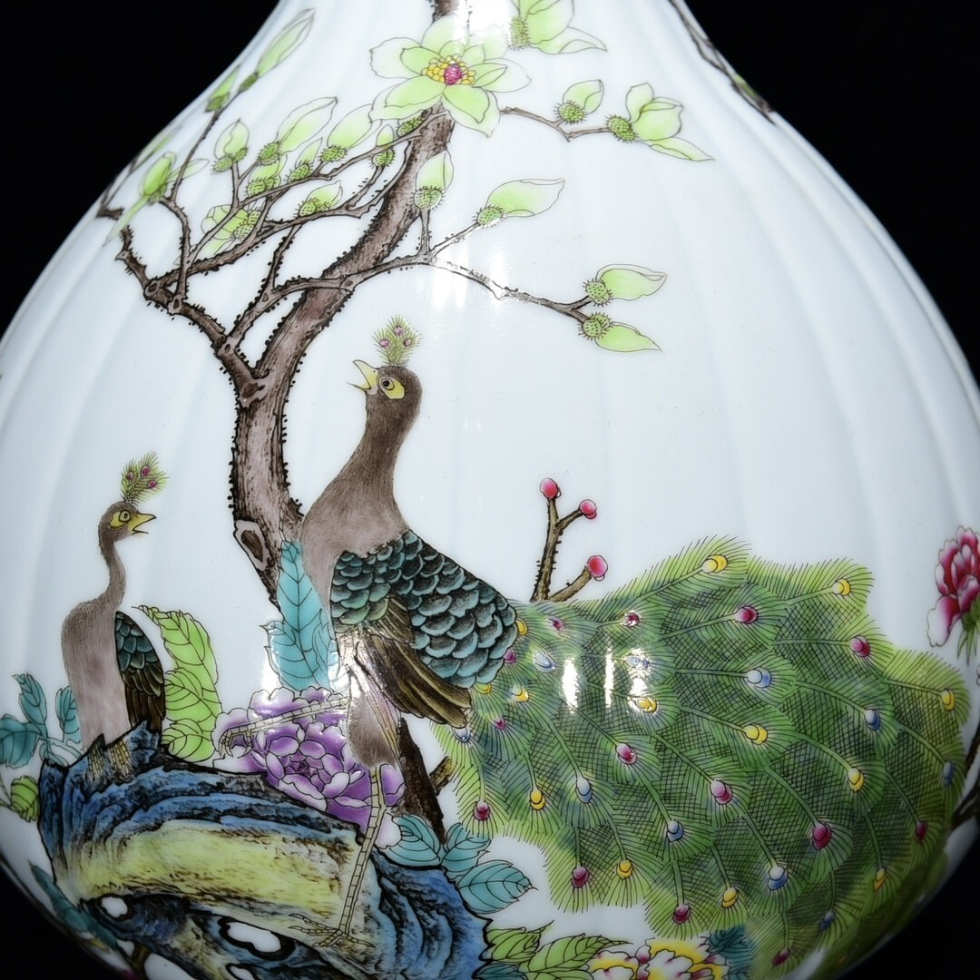 清乾隆藍地に彫られた十二支人物紋梅瓶 景徳鎮 装飾品 現代工芸品美術