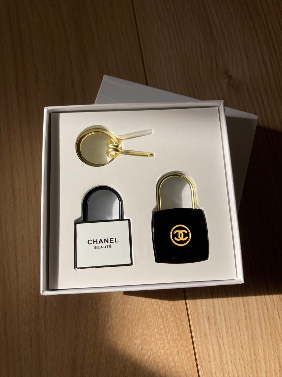 CHANEL シャネル ノベルティ ラコレクションキーホルダー カデナ