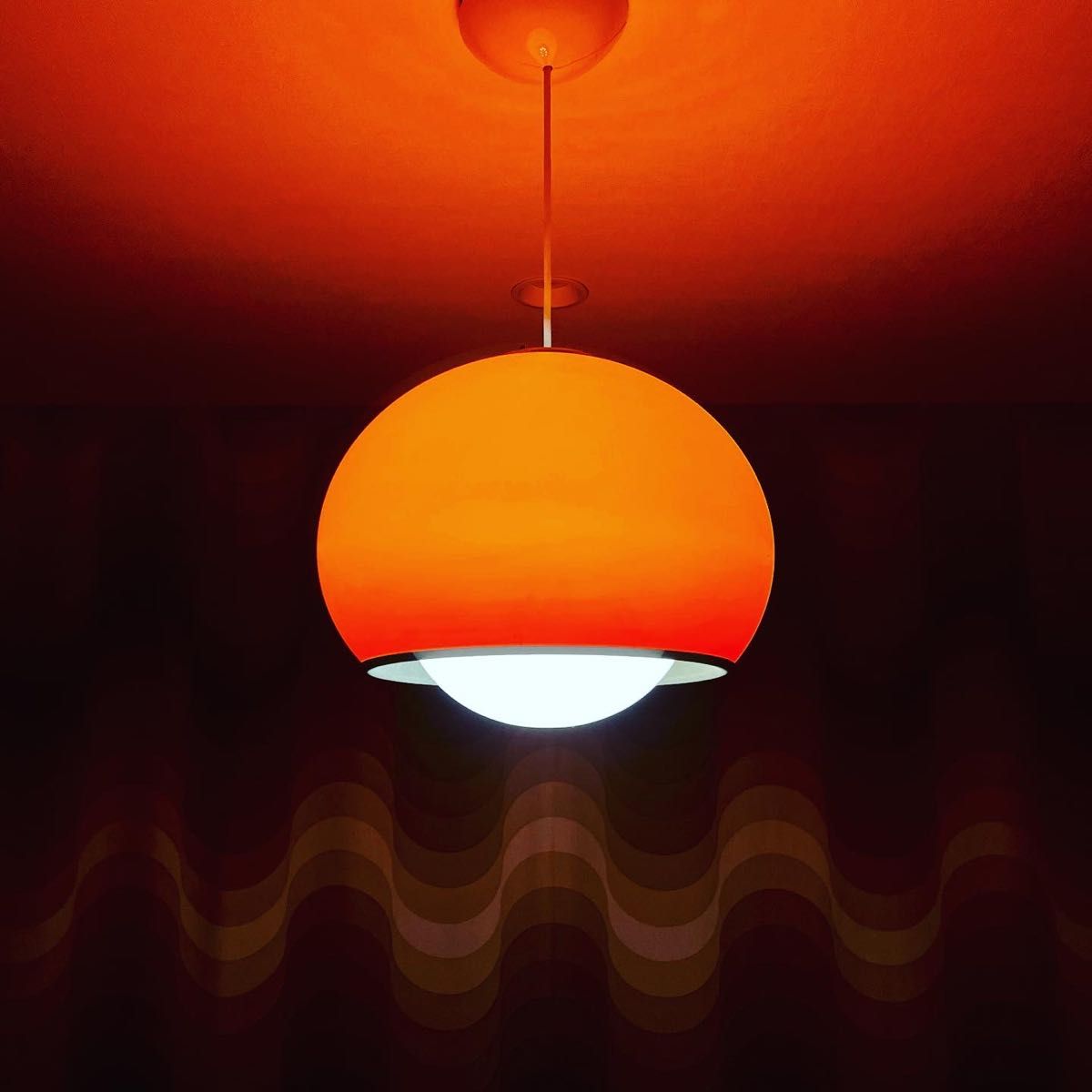 ペンダントライト 吊下げ照明 オレンジ ミッドセンチュリー スペース