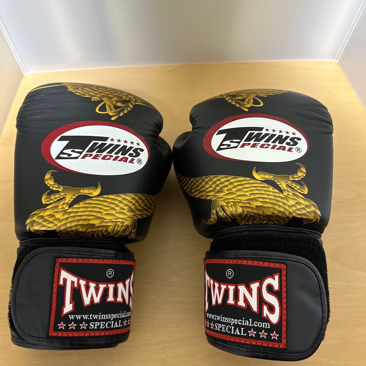 Twins ツインズ ボクシンググローブ 本革製 10オンス ブラック は*る様