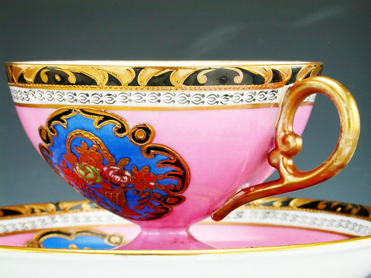 名古屋製陶 オールドメイトウ 金盛上ピンク地華装飾 キャビネット