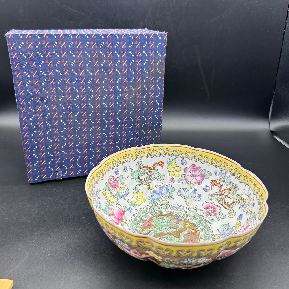 中国美術 薄胎碗 色絵 景徳鎮 激薄 龍 蝶々 花柄 大