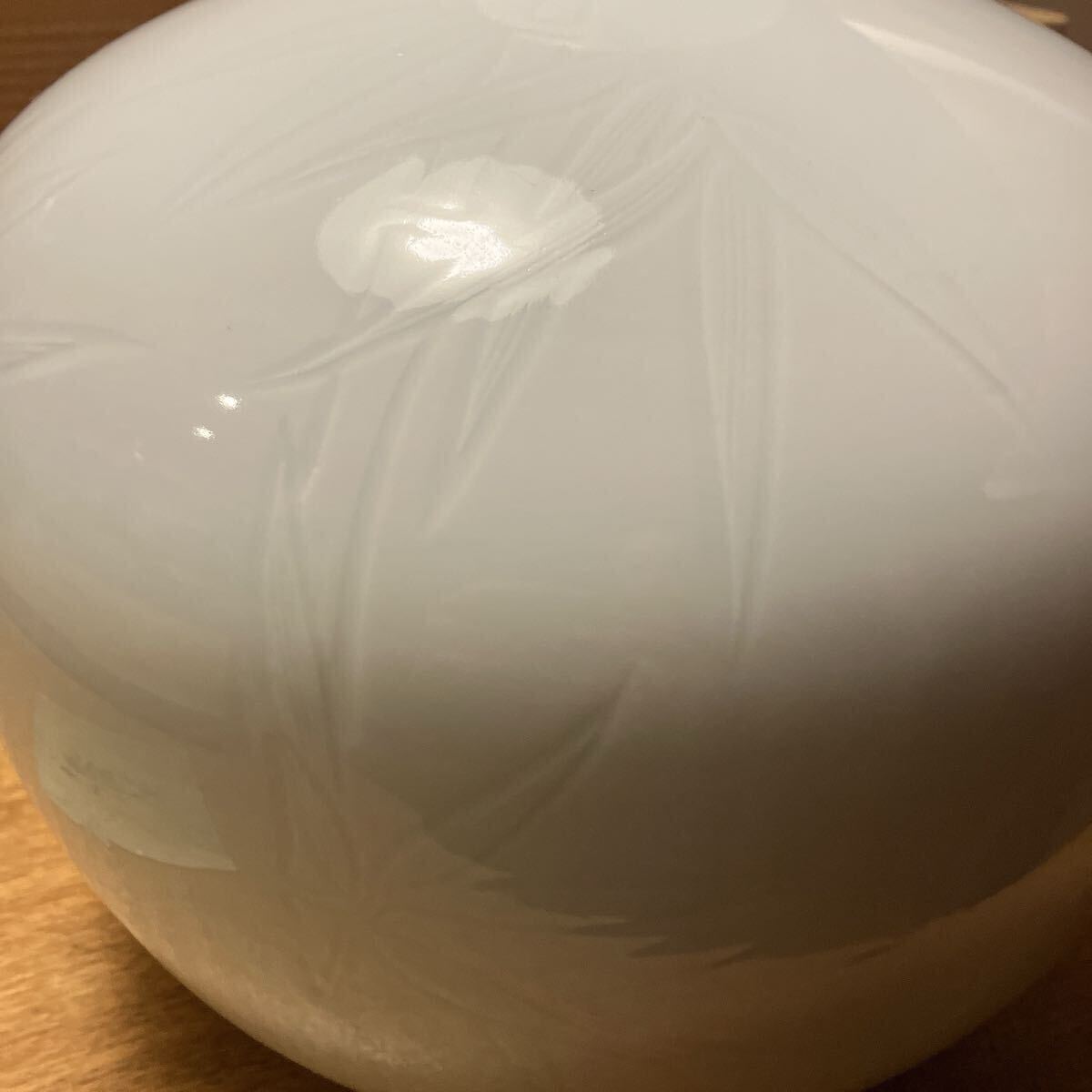 人間国宝 井上萬二 白磁彫文 壺 竹 笹 有田焼 白磁