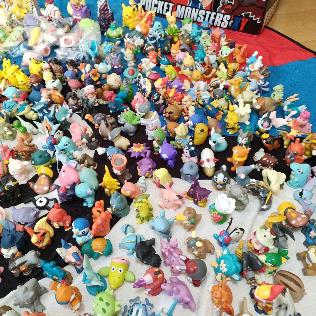 指人形 ポケットモンスター ポケモン指人形大量 600個前後 ケース付き