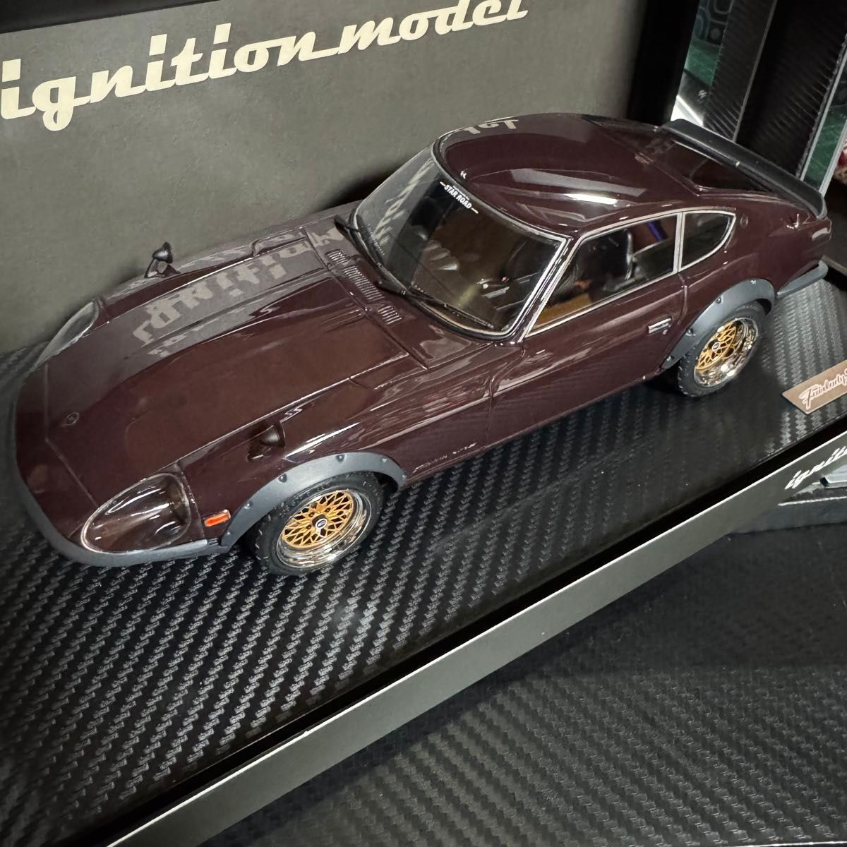 新品未展示品 イグニッションモデル 1/18 日産フェアレディ240ZG