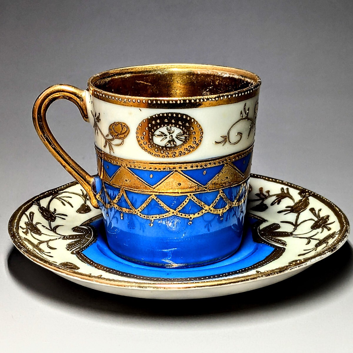 輸出陶磁器 オールドニッポン 金盛上華紋様図ガーランド装飾