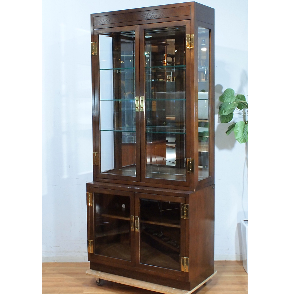 中古】※引取り限定。 木製キャビネット ガラス扉付き 。 カリモク製