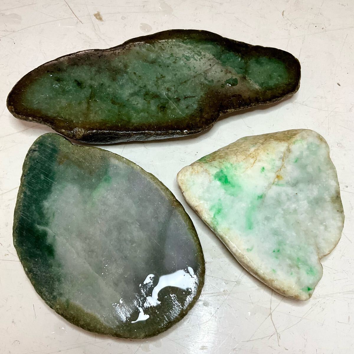 貴重】ミャンマー産黄本翡翠（ジェダイト）の原石（313g）