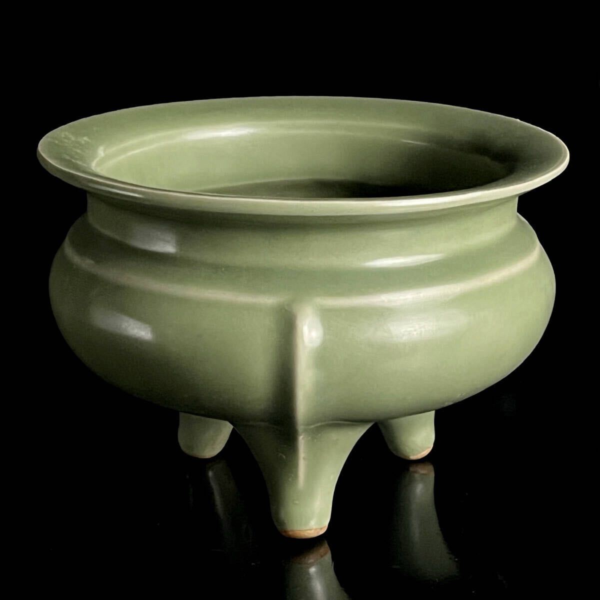 中国古美術青磁袴腰香炉龍泉窯香炉 F1-10
