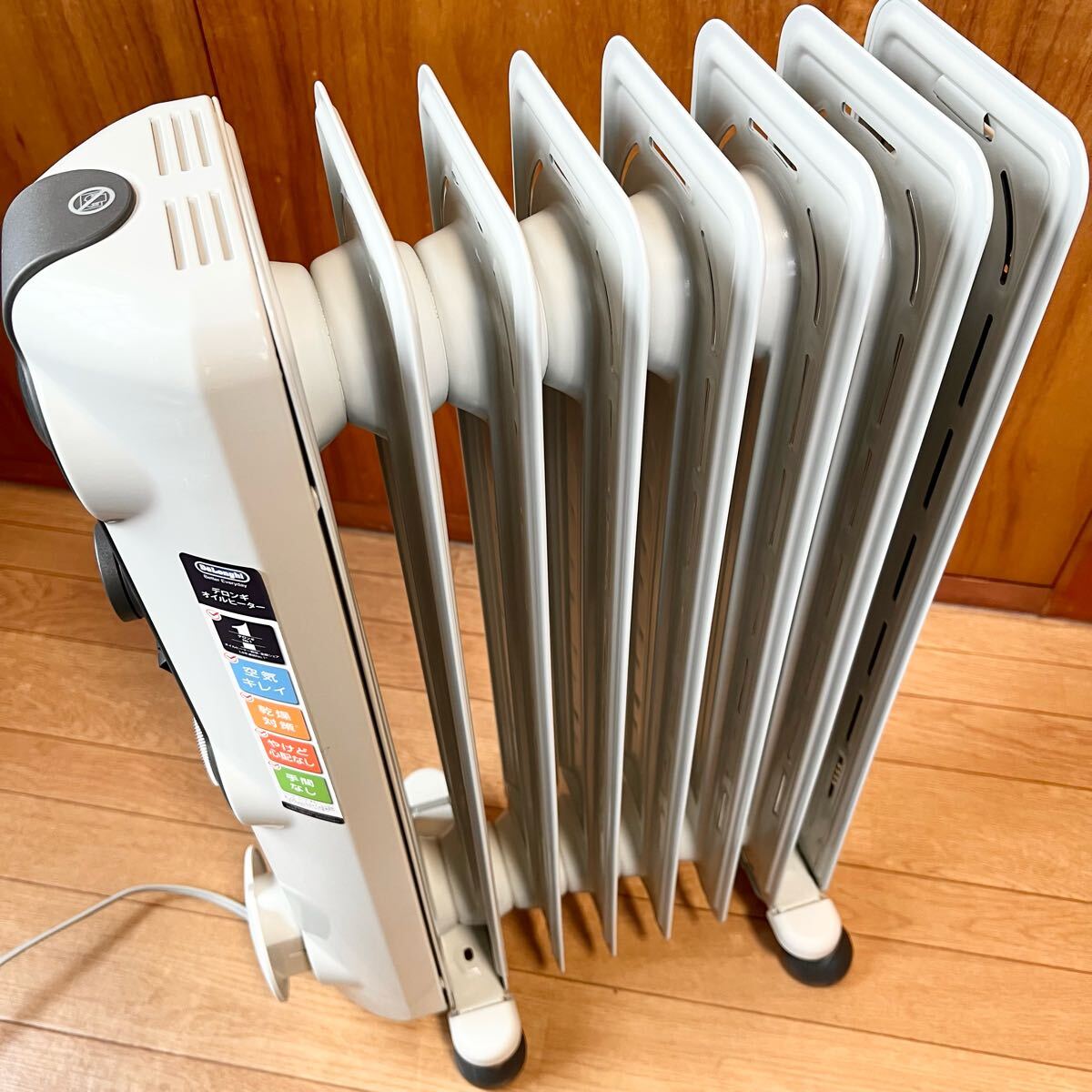 送料無料 美品 De'Longhi デロンギ オイルヒーター HJ0812 1200W 最大