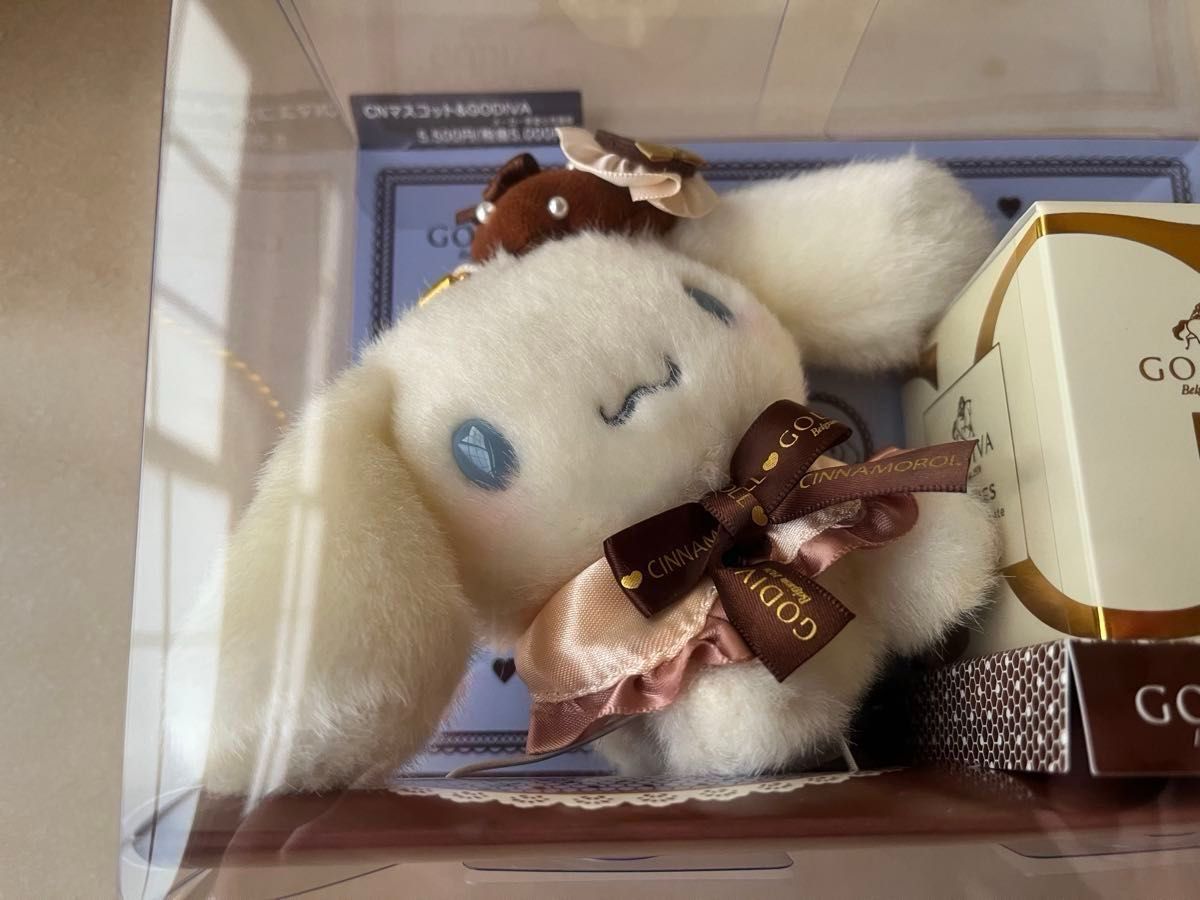 新品未開封 シナモロール GODIVA &マスコットホルダー 2025 サンリオ