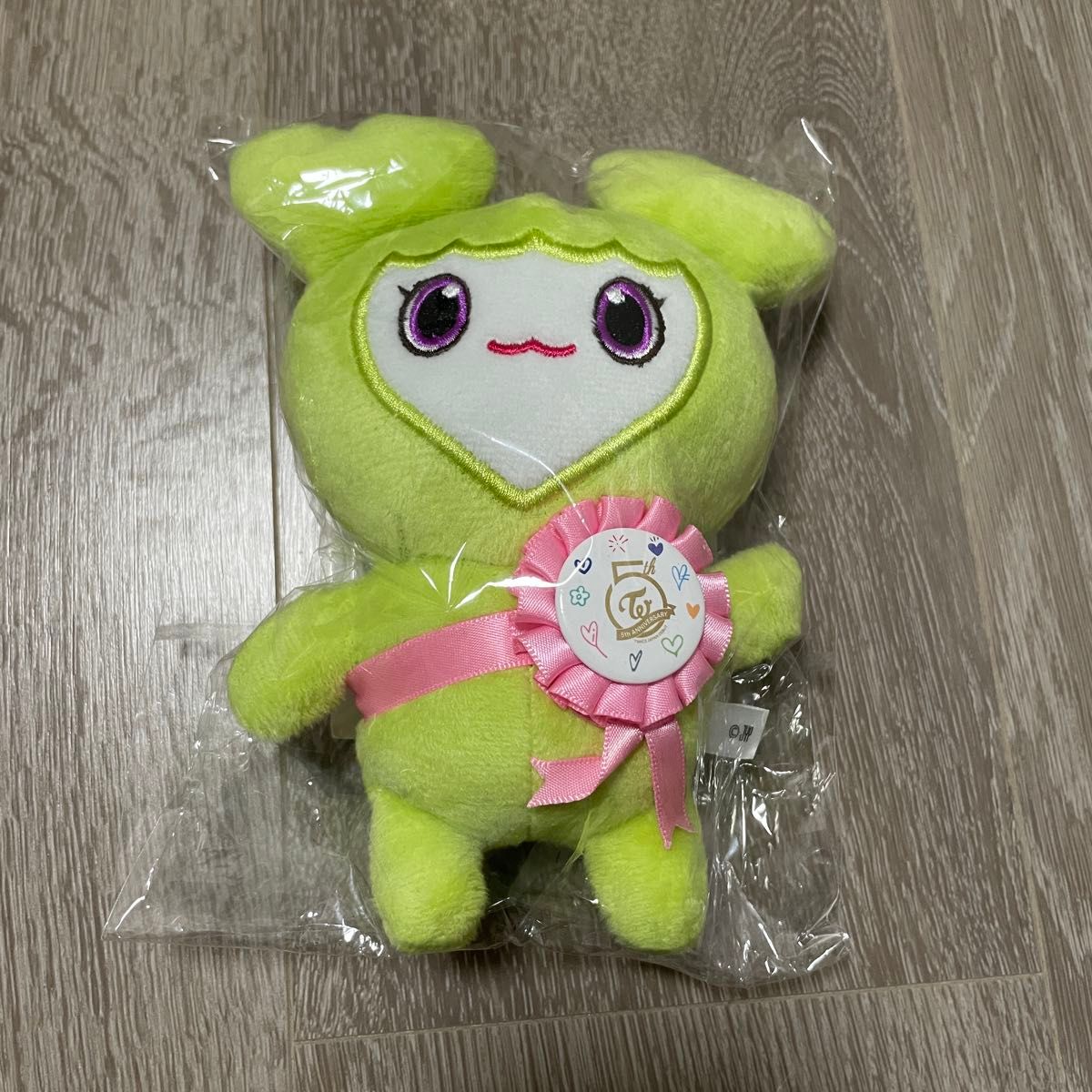 TWICE LOVELYS アイス ぬいぐるみ バッチ ジョンヨン ジョンブリー