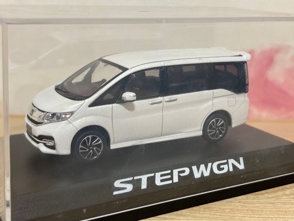 送料無料 1/43 ホンダ ステップワゴン ホワイト ミニカー HONDA