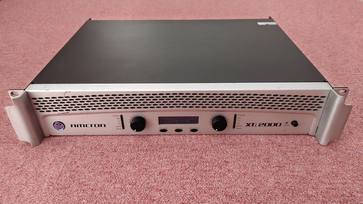 Crown XTi 2000 パワーアンプ 2台