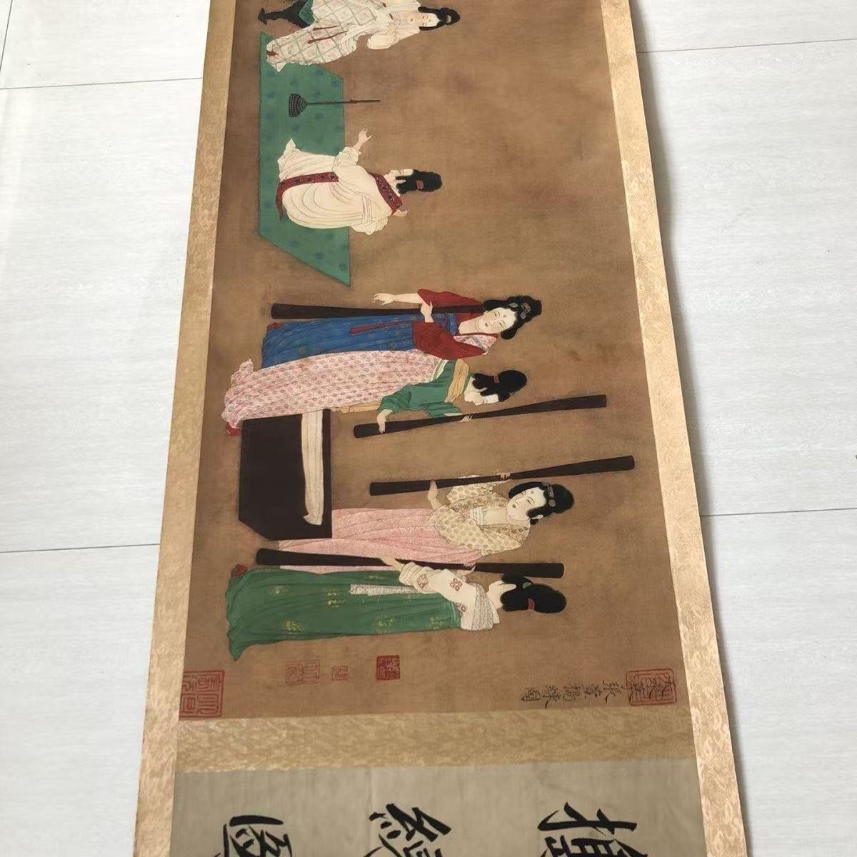 J205 旧家収蔵 張萱 搗練図 長巻手巻画 置物 L315115(人物